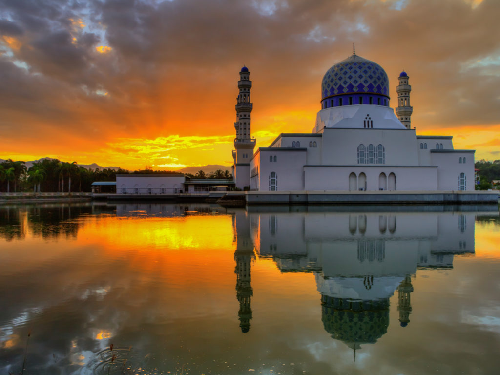 Kota Kinabalu City Mosque at dusk